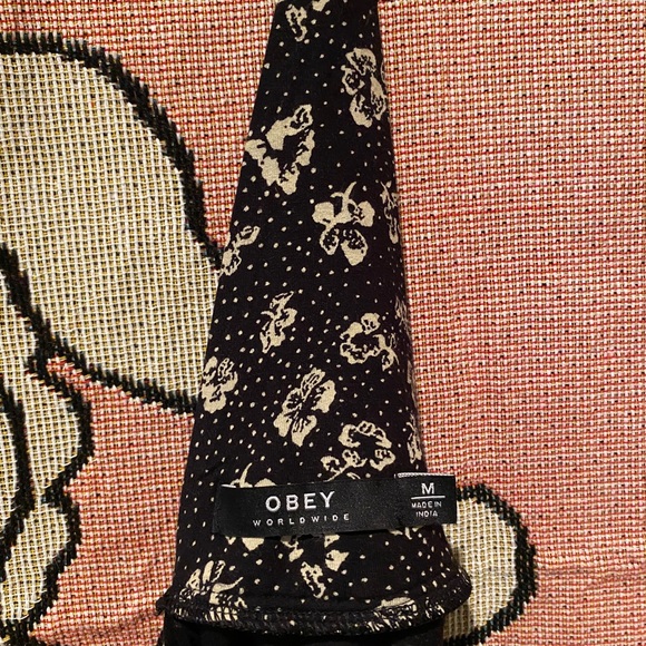 OBEY bodysuit - Picture 3 of 3